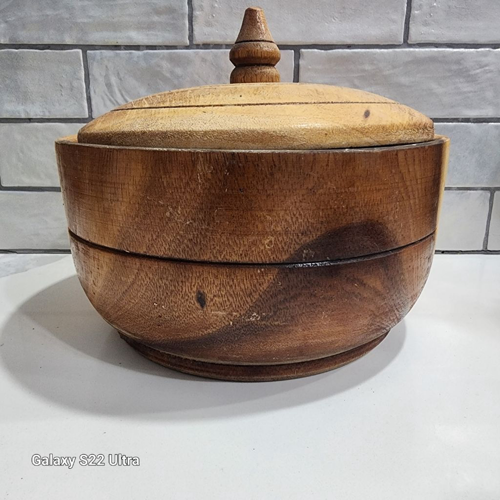 Handcrafted Rustic Bowl with Lid. Large - Picture 3 of 9